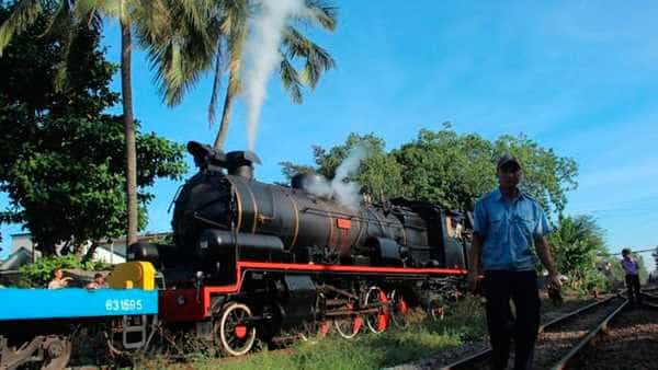 War-era steam locomotive to connect Hue and Da Nang